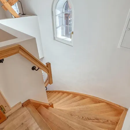 2 Bedroom Gorgeous In
